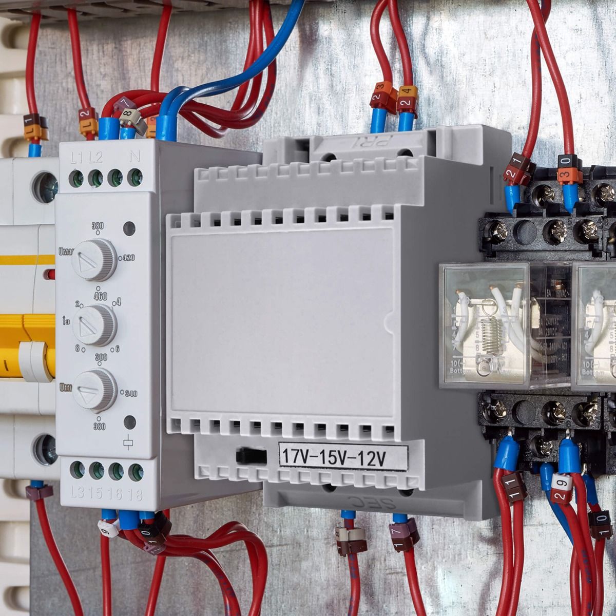 Oculte su fuente de alimentación en su cuadro eléctrico