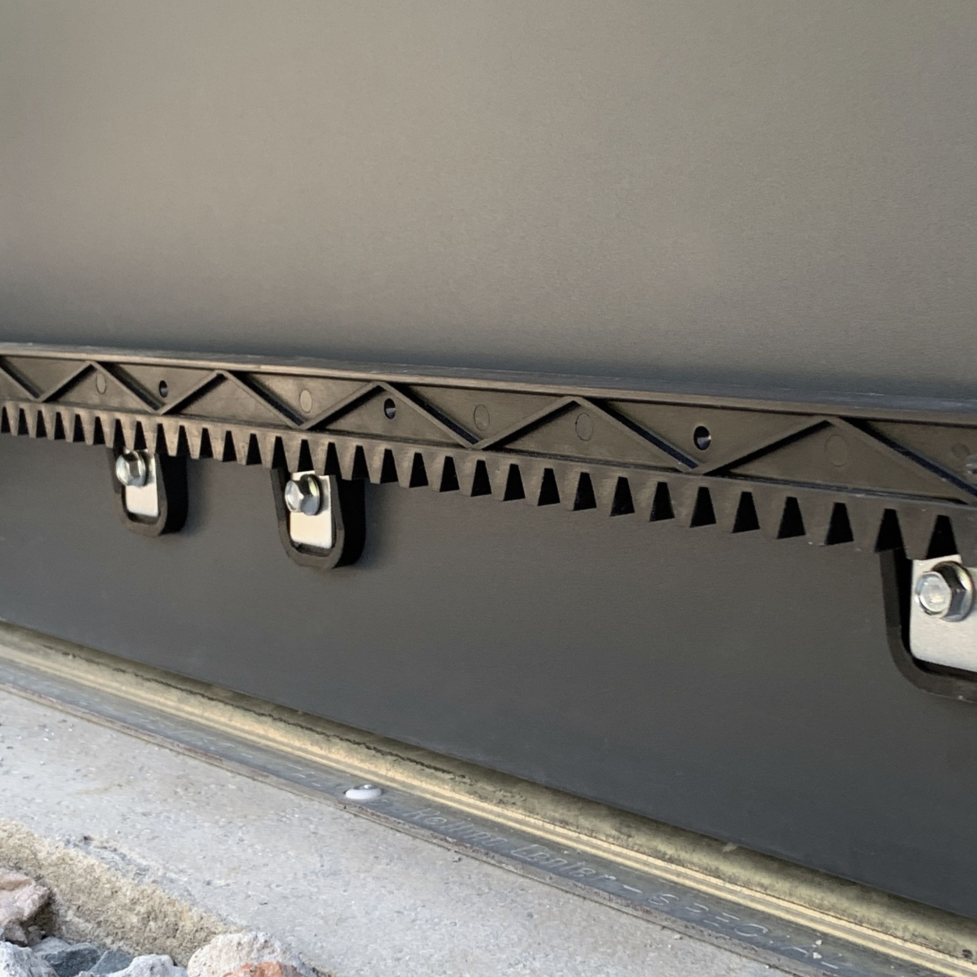 Cremallera para puerta corredera