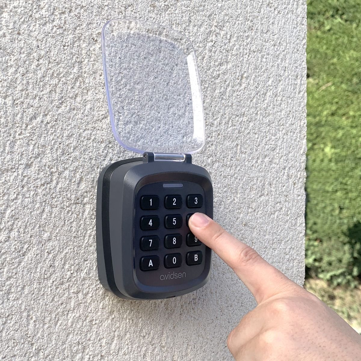 Un único teclado para controlar todos sus operadores