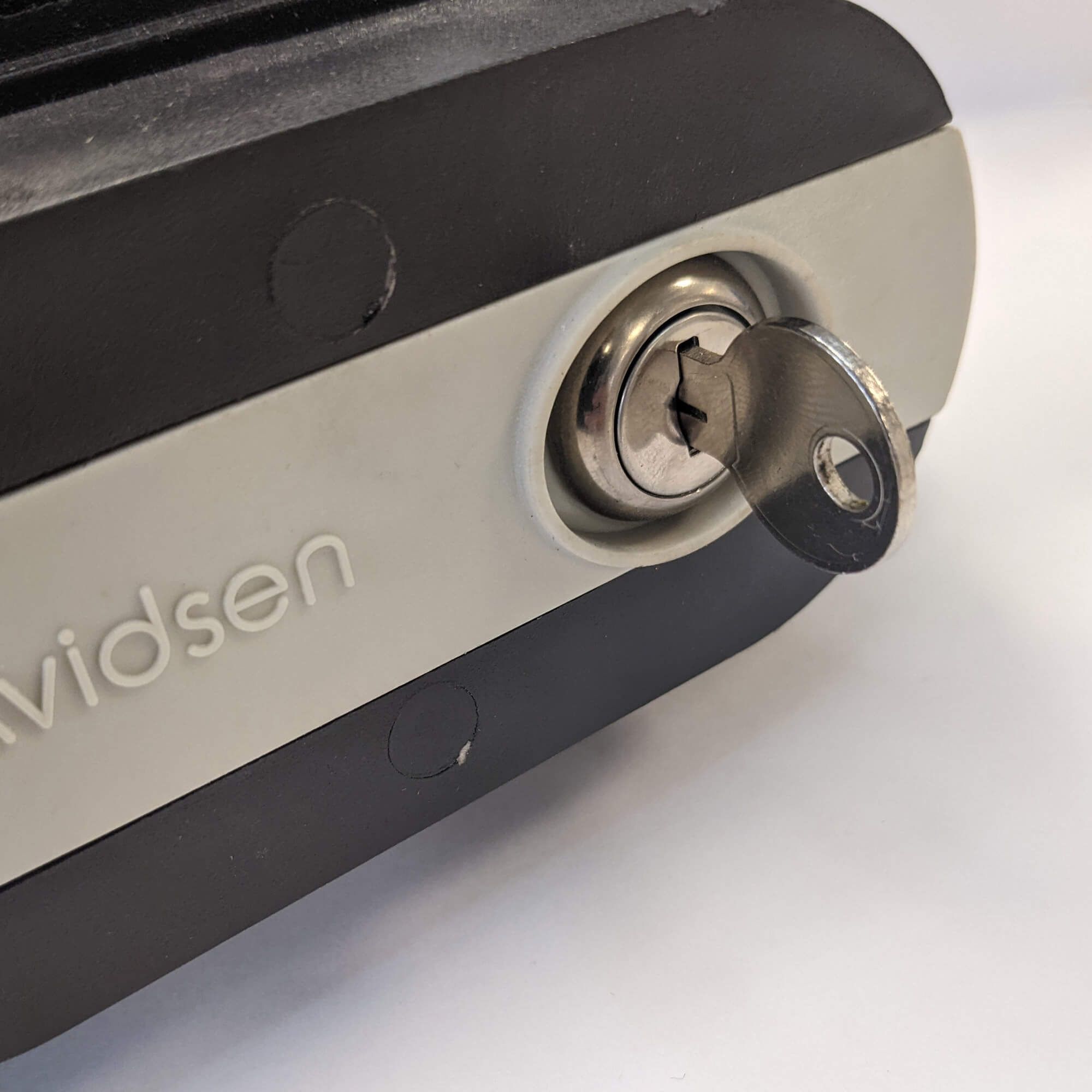 La llave de desembrague es compatible con las siguientes referencias de Avidsen y Thomson: